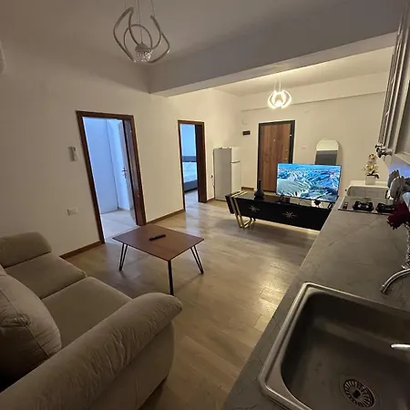 Flat In - Modern & Cozy * تيرانا