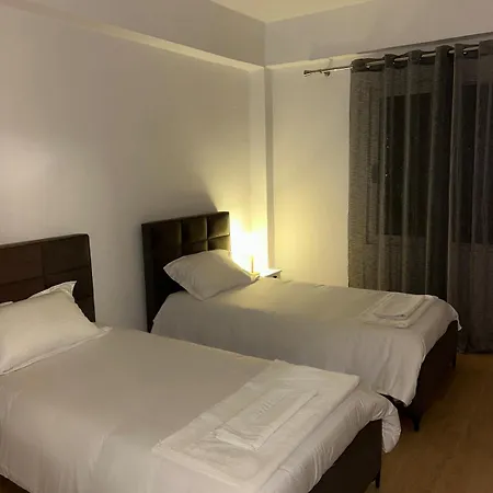 Flat In - Modern & Cozy شقة تيرانا