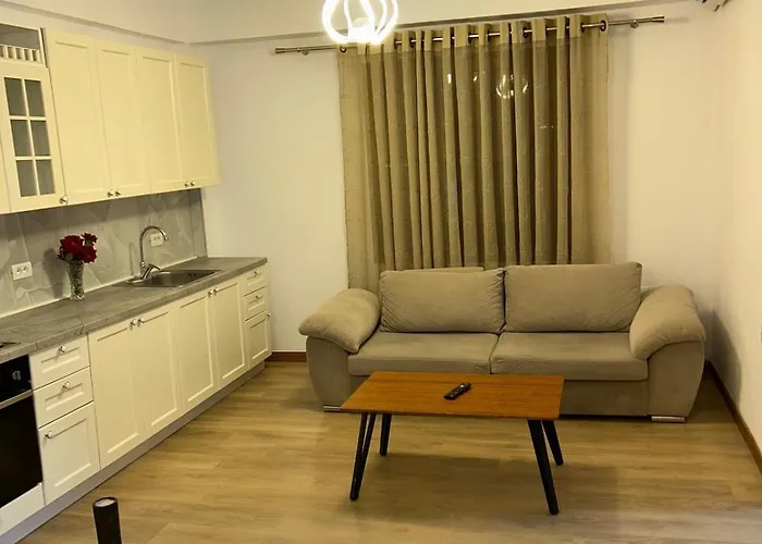 شقة Flat In - Modern & Cozy *