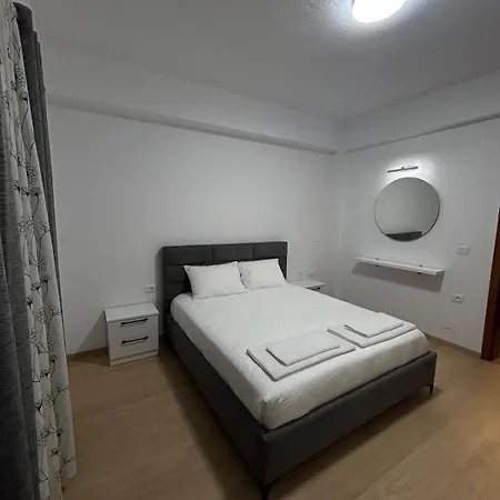 Apartment Flat In - Modern & Cozy