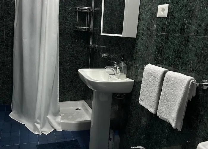 Flat In - Modern & Cozy * Tirana